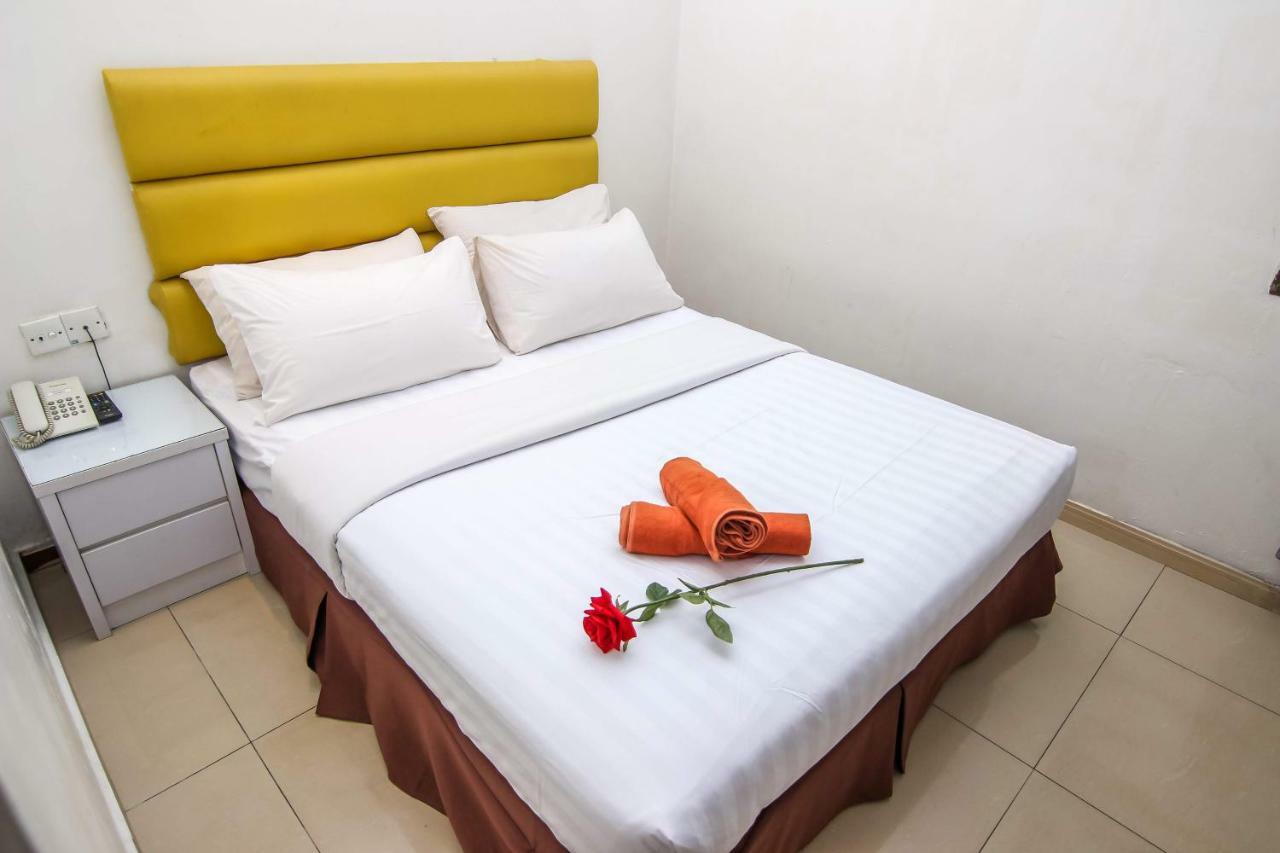 Rose Cottage Hotel Taman Impian Senai Джохор-Бару Екстер'єр фото